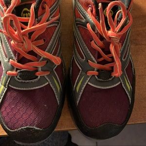 Wolverine slip resistant steel toe work shoes